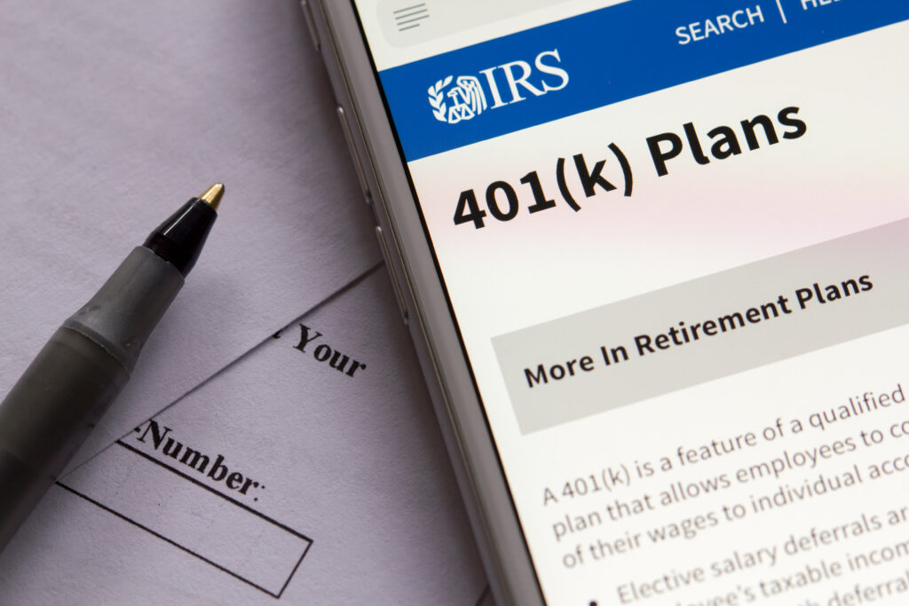 Researching a 401K Plan Audit on the IRS website on a cell phone