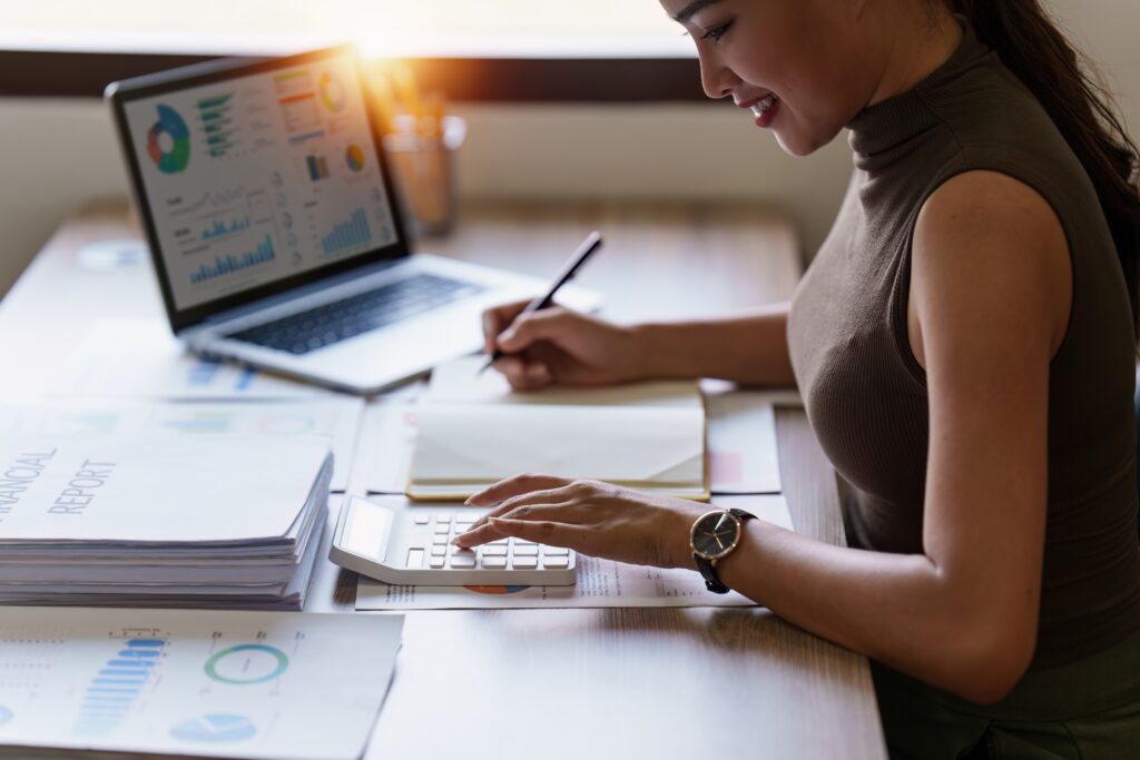 A female accounting expert providing efficient technical accounting advisory for accurate financial planning.